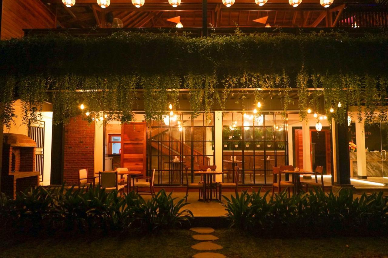 La'Villaris Hotel & Resto Kuta  Екстер'єр фото